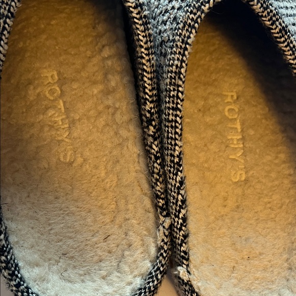 SOLD!!!!! Rothy's The Cozy Clog Black and White Vegan Women's Slippers - Picture 7 of 10